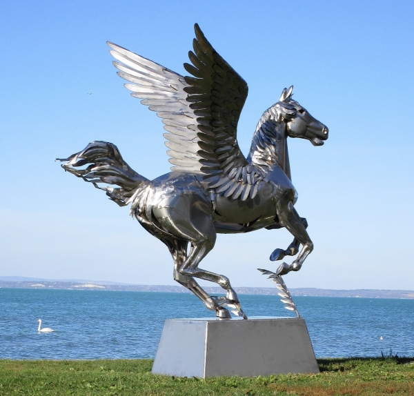 Lebensgroße Pferde Skulptur